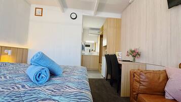 Standard Double Room, Non Smoking (Single) | Desk, iron/ironing board, free WiFi, bed sheets