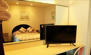 1 bedroom, desk, iron/ironing board, cribs/infant beds - Ascot on Fenton (Rotorua)