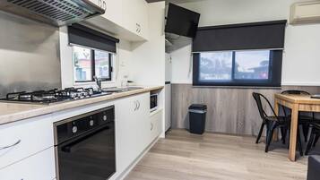 Ensuite Cabin | Living area | 20-inch flat-screen TV with digital channels, TV, DVD player