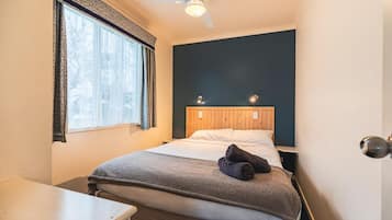 Cabaña familiar, 2 habitaciones (4 Berth) | 1 habitación, tabla de planchar con plancha, wifi gratis y ropa de cama