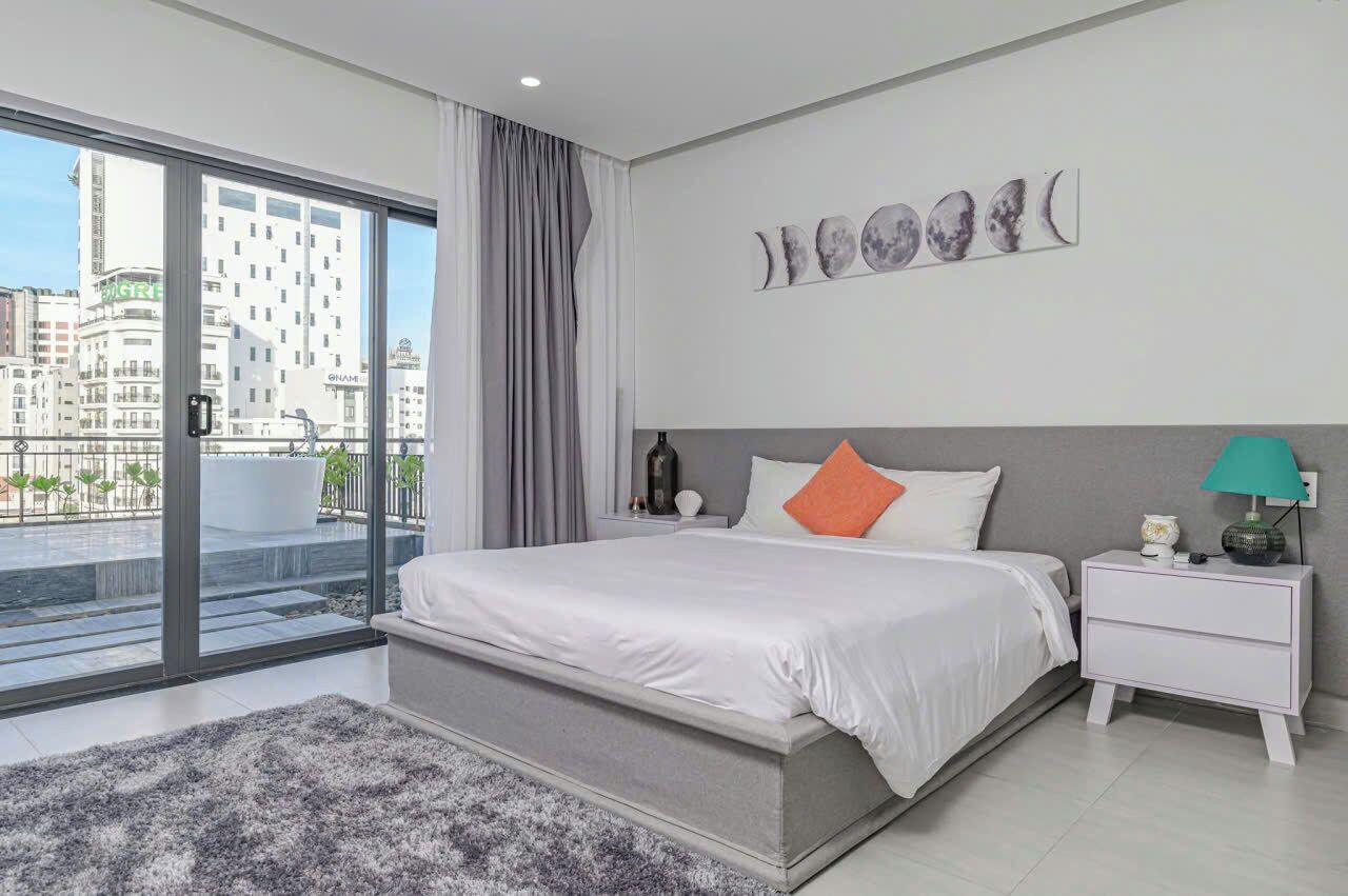 Premier Double Room, Balcony, City View | Minibar, desk, blackout curtains, soundproofing