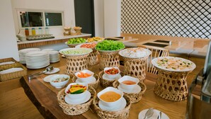 Sarapan prasmanan