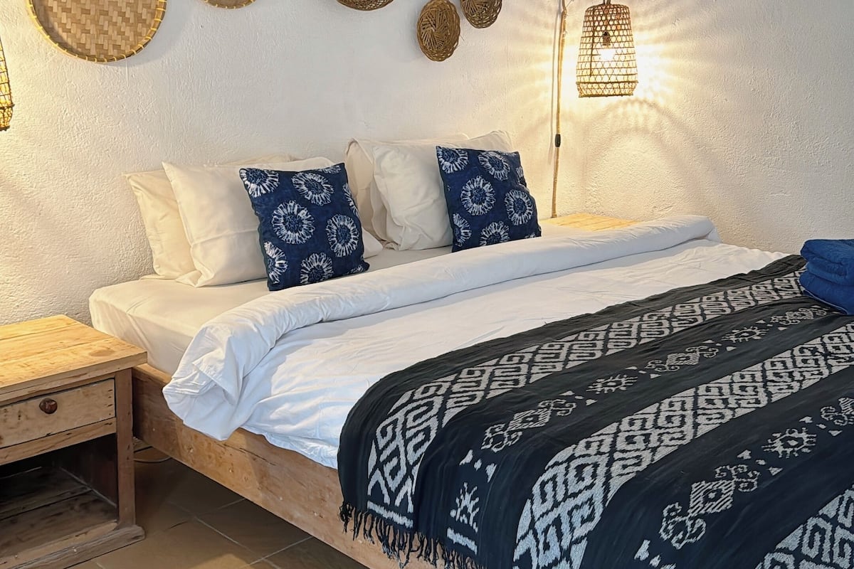 Deluxe Room | 1 bedroom, in-room safe, free WiFi, bed sheets