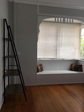 Interior - Cairns City Backpackers Hostel (Parramatta Park)