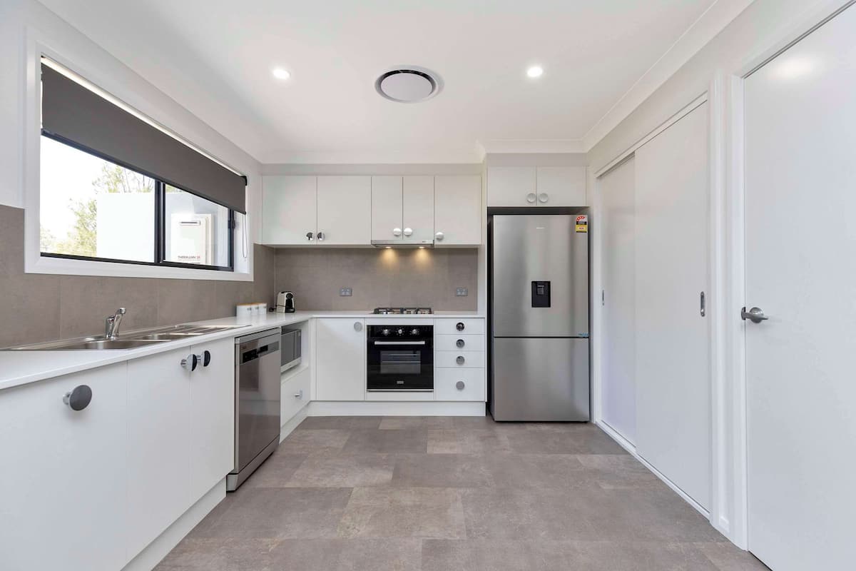 apartment, 2 bedrooms (located at 31 the ringers road) | 1 bedroom, minibar, desk, laptop workspace