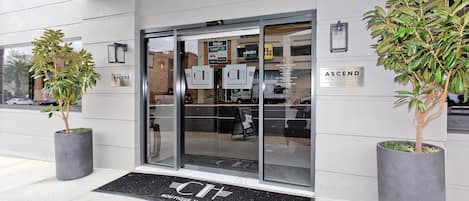 Lunch and dinner served, Mediterranean cuisine