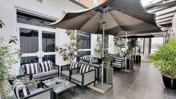 Lunch and dinner served, Mediterranean cuisine