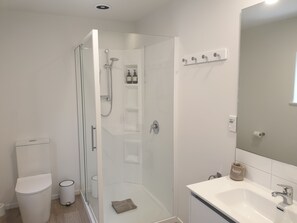 Suite Familiale, 2 chambres, non-fumeur, coin cuisine (Family Unit) | Salle de bain