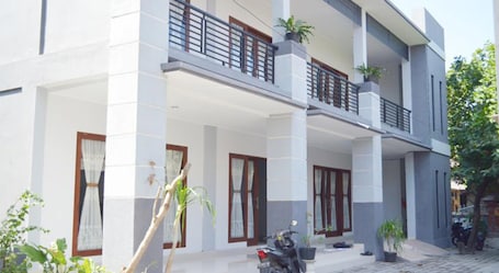 Fachada de la propiedad