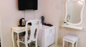 Minibar, desk, free WiFi - Huy Hoang 2 (Ho Chi Minh City)