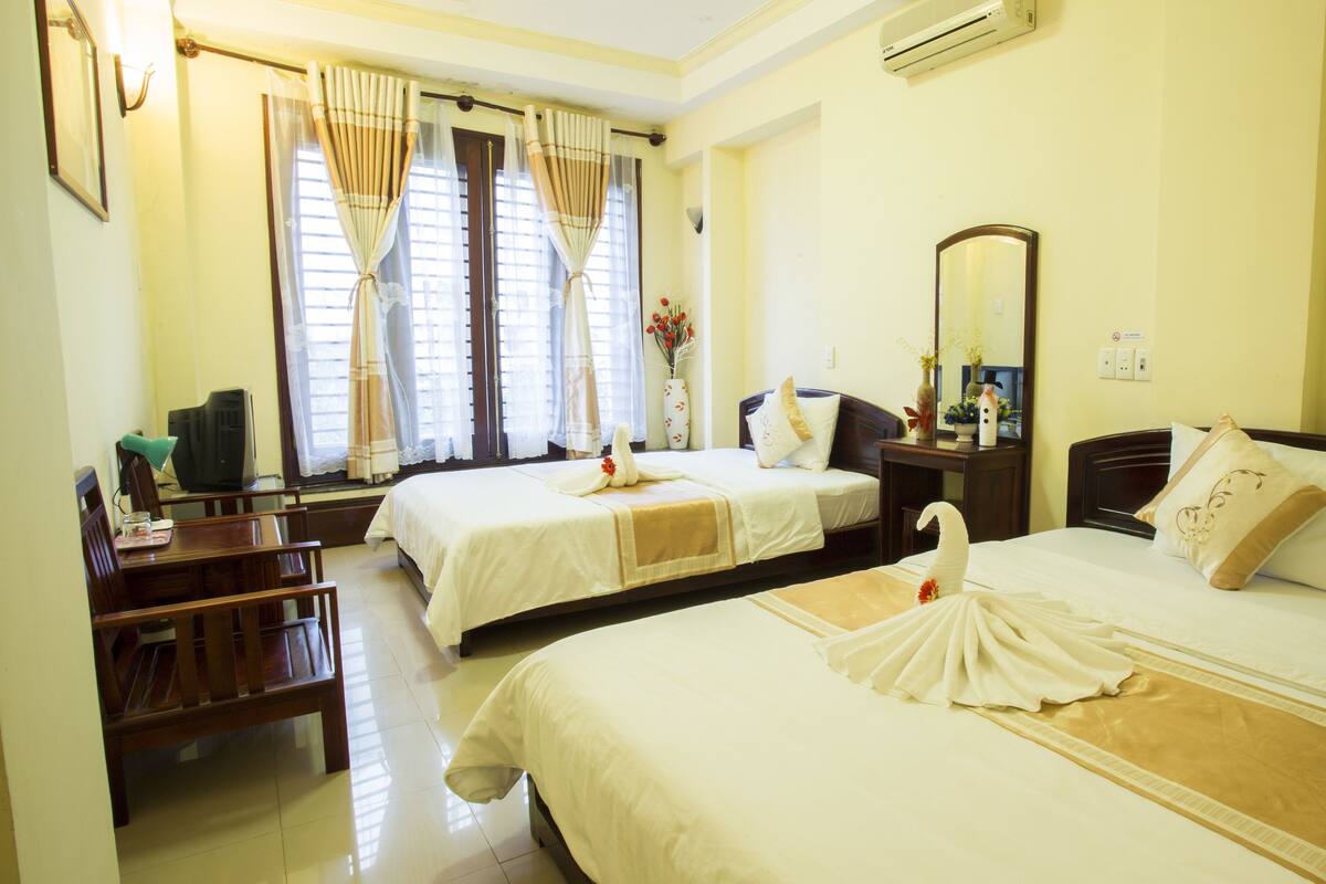Deluxe Twin Room, 2 Double Beds, City View