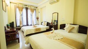 Minibar, desk, free WiFi - Hotel Cyclist (Hue)