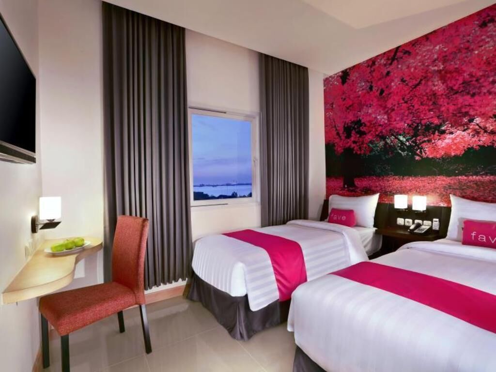 In-room safe, desk, soundproofing, free WiFi