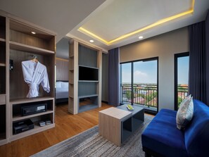 Zimmer (Suite) | Zimmersafe, Schreibtisch, schallisolierte Zimmer, kostenloses WLAN