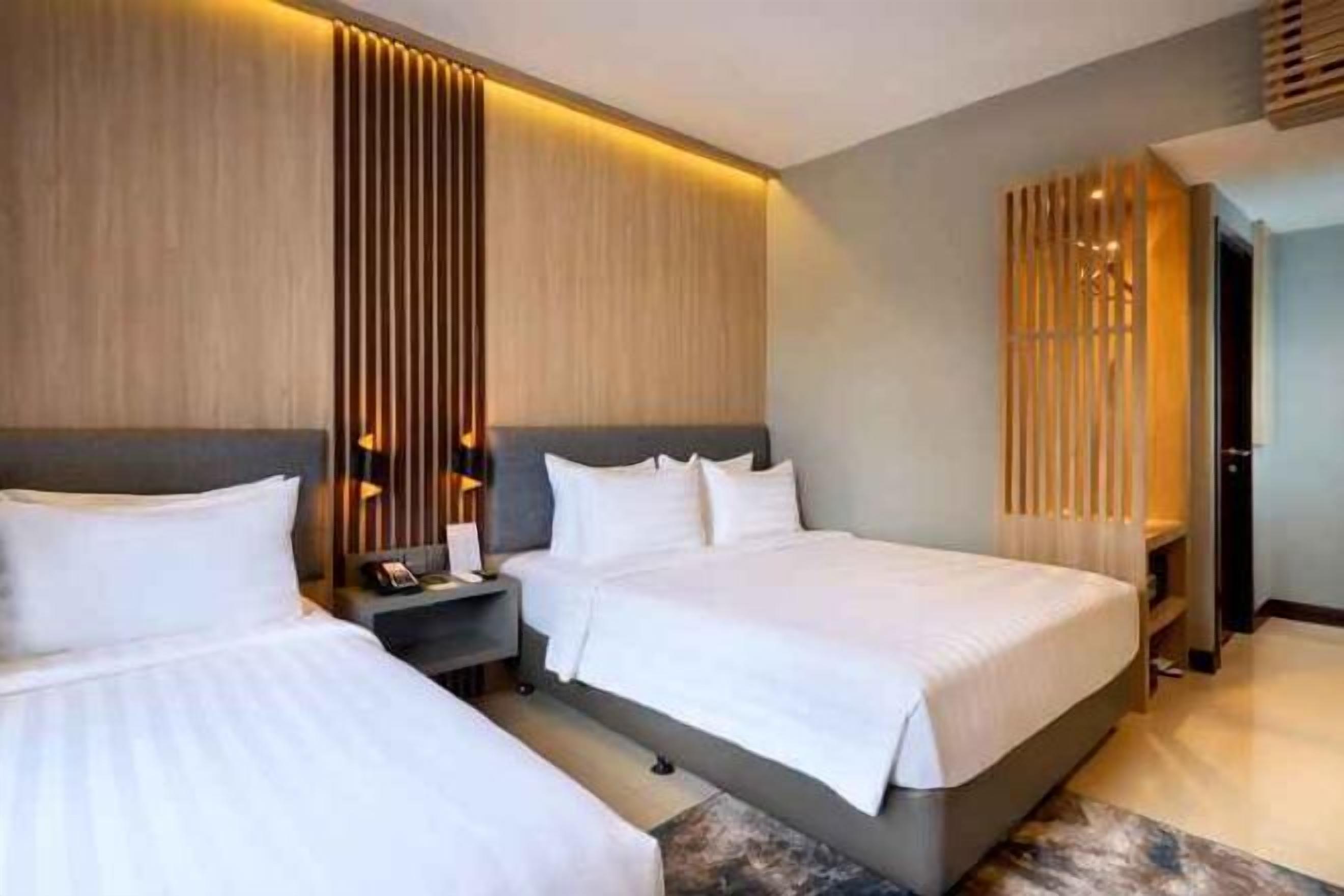 In-room safe, desk, soundproofing, free WiFi