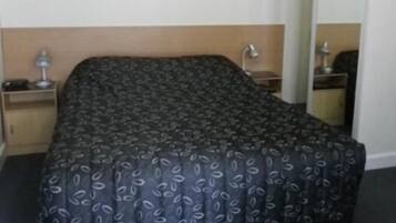 Desk, soundproofing, iron/ironing board, free WiFi