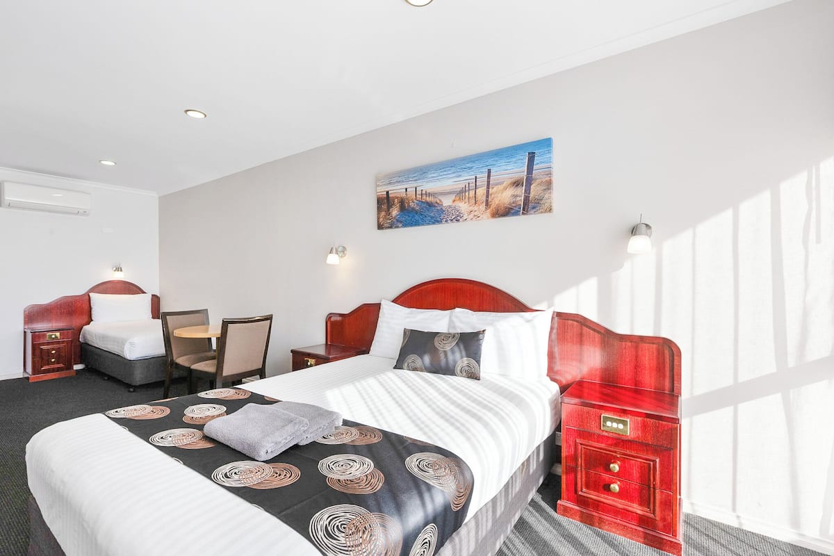 Desk, laptop workspace, iron/ironing board, free WiFi