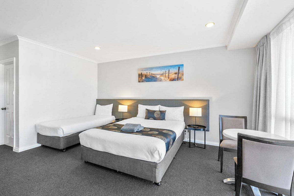 Desk, iron/ironing board, free WiFi, bed sheets