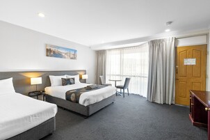 办公桌、笔记本电脑工作区、熨斗/熨衣板、免费 WiFi