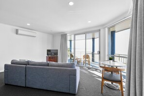 Desk, laptop workspace, iron/ironing board, free WiFi - Best Western Port Lincoln (Port Lincoln)