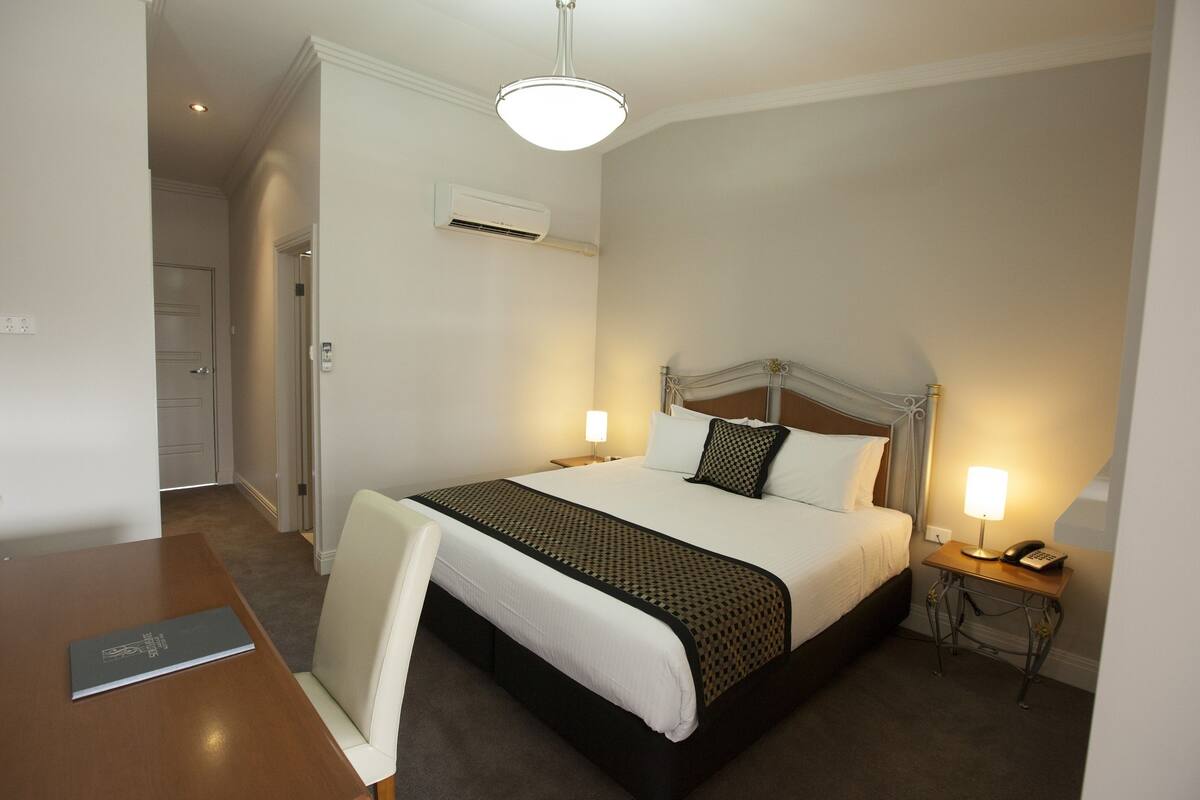 Apartemen, 1 kamar tidur | Meja kerja, setrika/meja setrika, Wi-Fi gratis, dan seprai linen