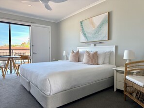 Dobbeltrom – premium | Blendingsgardiner, strykejern/-brett, wi-fi (inkludert) og sengetøy