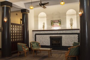 Lobby lounge
