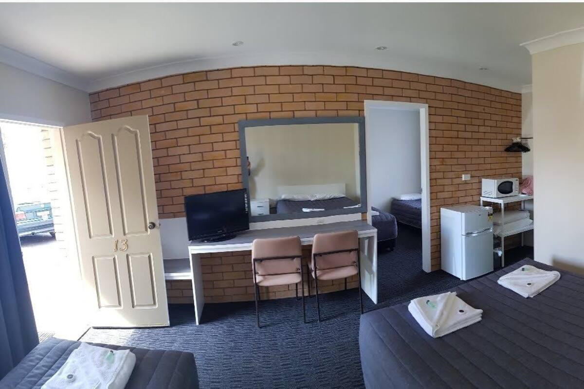 Family Room, Non Smoking (Family room garden view)