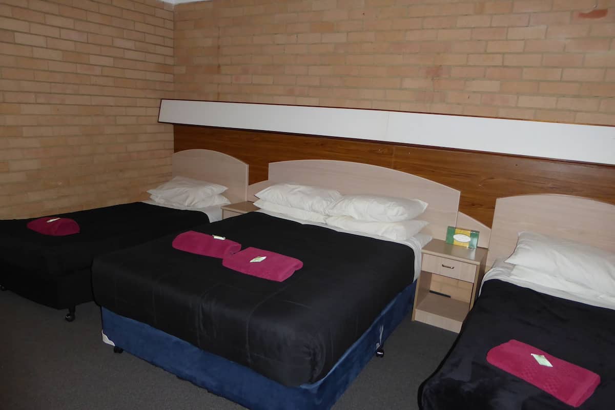 家庭客房 (Sleeps 4) | 書桌、遮光窗簾/窗簾、免費 Wi-Fi、獨特設計