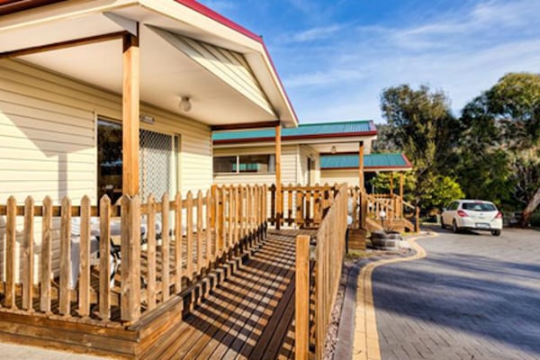 Free WiFi, bed sheets, wheelchair access