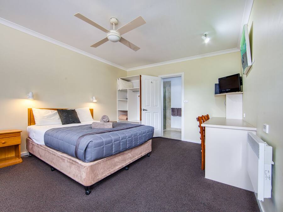 Free WiFi, bed sheets, wheelchair access