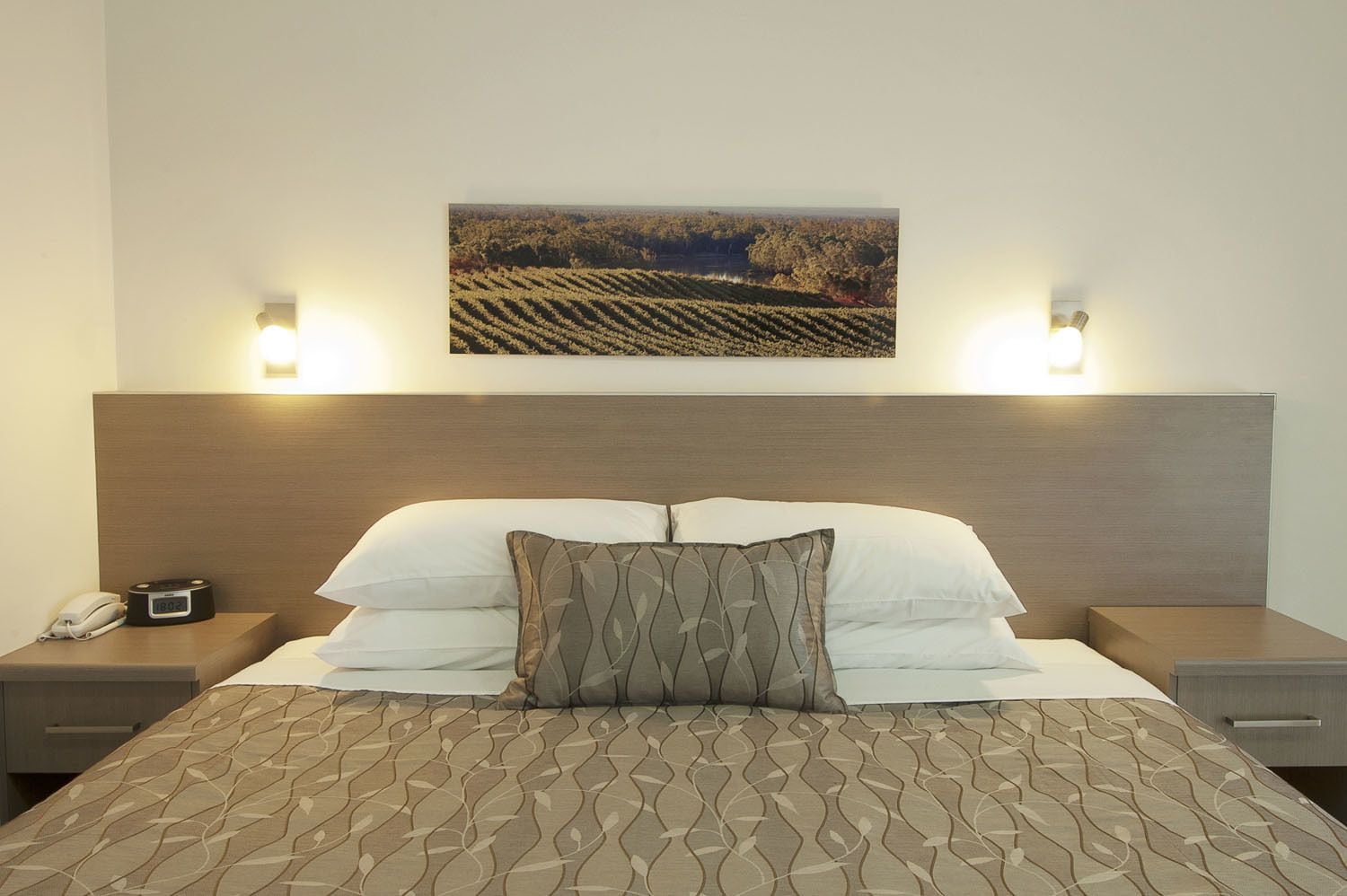 Kamar, pemandangan kebun (Queen + Single) | Minibar, setrika/meja setrika, dan Wi-Fi gratis