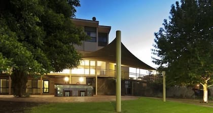 Loxton Community Hotel Motel