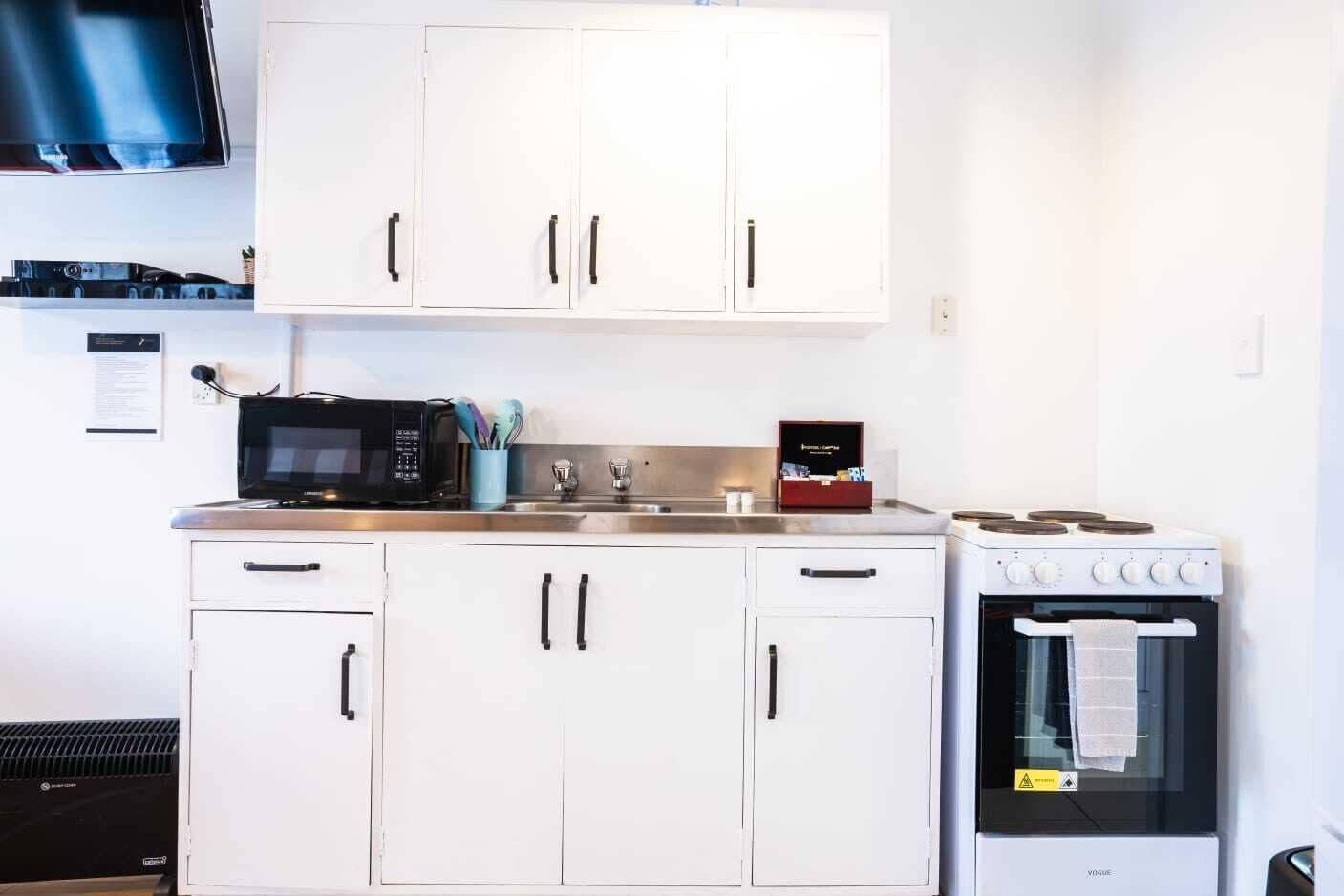 Laptop workspace, blackout curtains, soundproofing, free WiFi