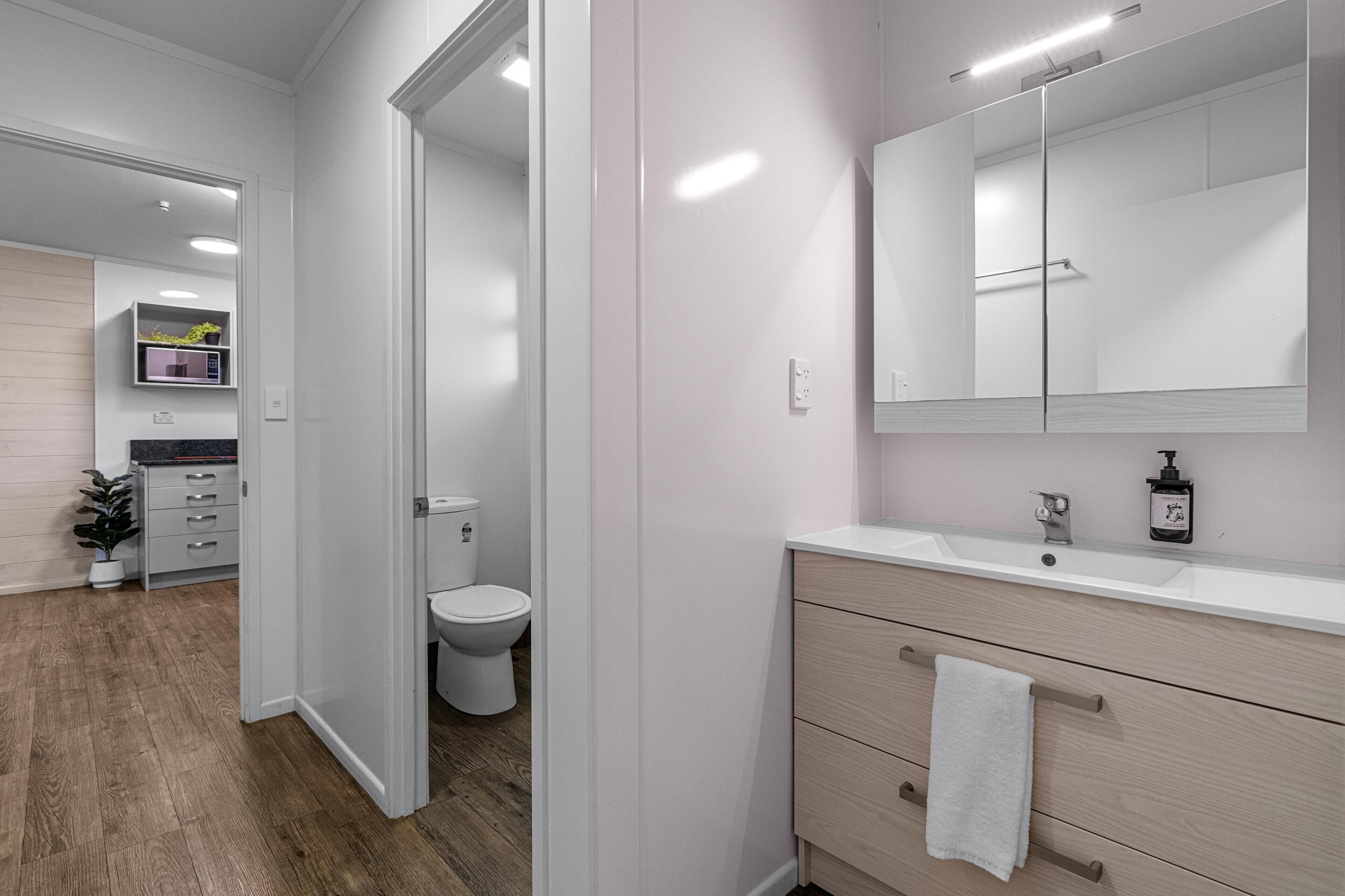 Premium Cabin, 2 Bedrooms, Pool Access | Bathroom | Shower, towels