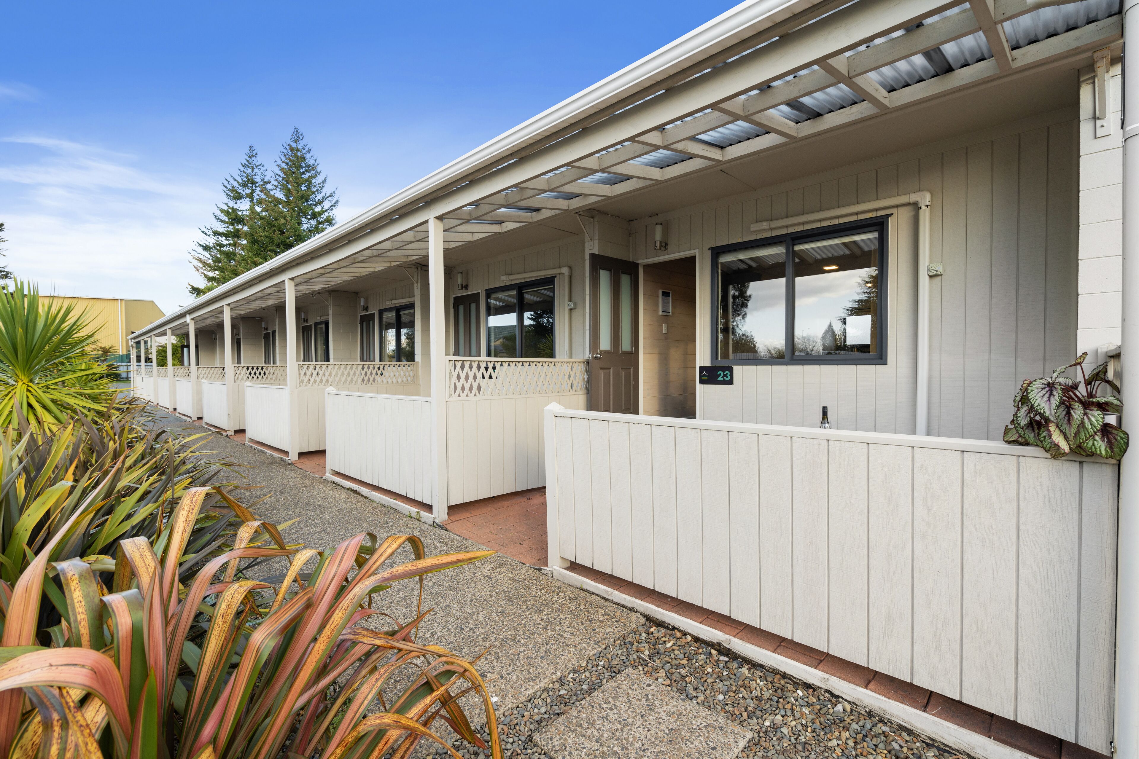 Motel Studio Deluxe - Poolside | Terrace/patio