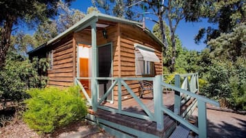Standard Balcony 2 Bedroom Cabin - Pet Friendly | Terrace/patio