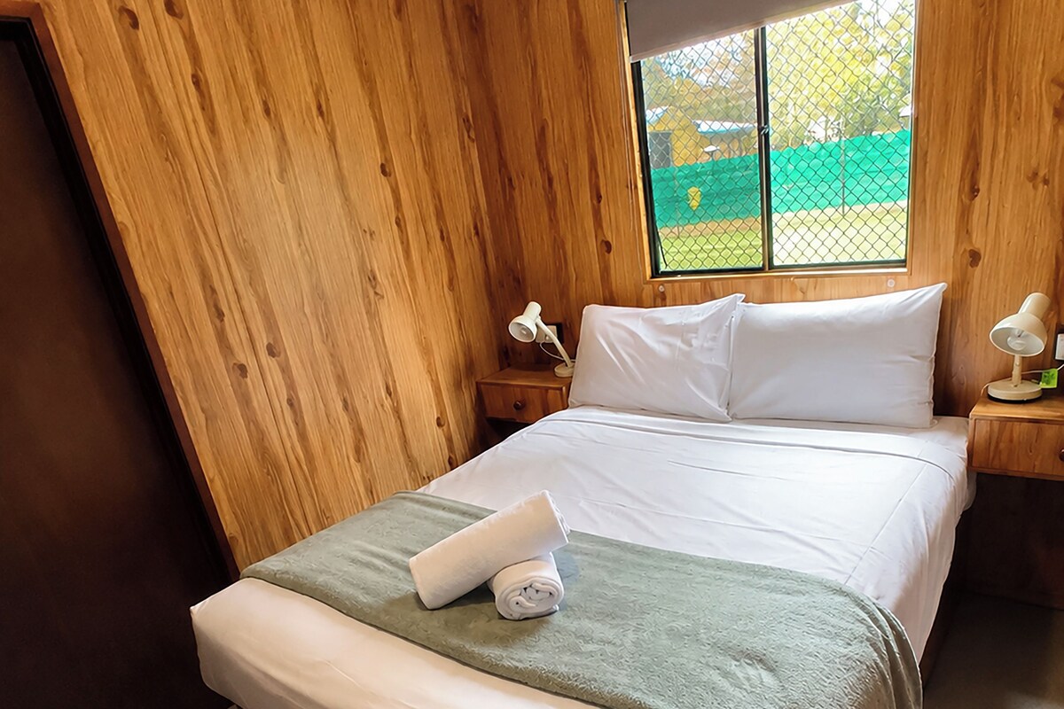 Standard Studio - Not Pet Friendly | 1 bedroom, WiFi (free), bed sheets