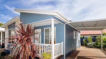 2 Bedroom Holiday Home | Balcony view