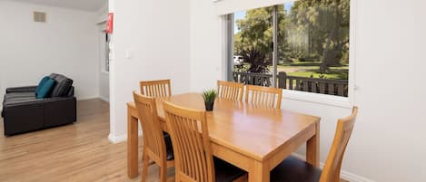 Standaard kamer, niet-roken, keuken (2 Bedroom Holiday Home) | Dineren op de kamer