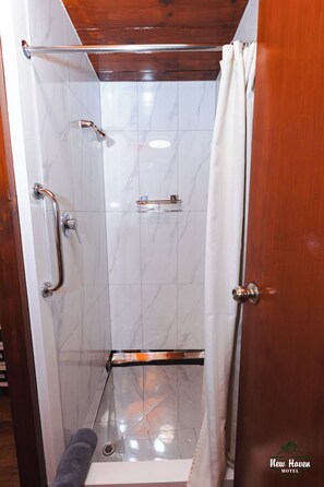Iron/ironing board, free WiFi, bed sheets - New Haven Motel (Auckland)