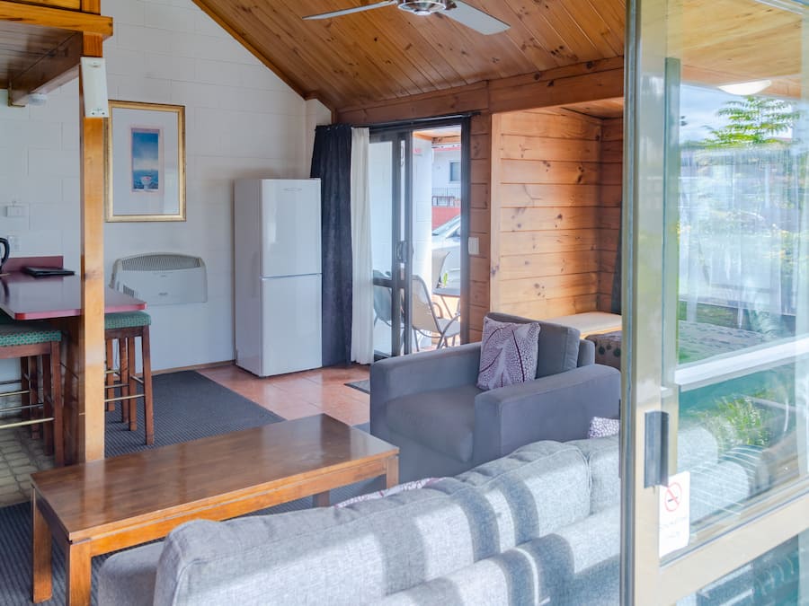 Deluxe Suite, 2 Bedrooms (Alpine Deluxe) | Living area