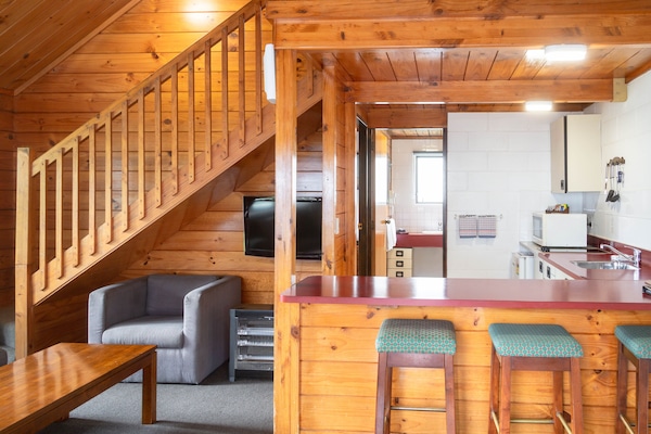 Deluxe Suite, 2 Bedrooms (Alpine Deluxe) | In-room dining