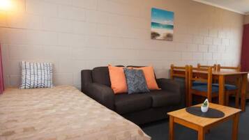 Economy Studio, Non Smoking, Kitchen (Economy studio unit)