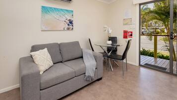 Estudio (Garden Unit) | Tabla de planchar con plancha, wifi gratis, ropa de cama