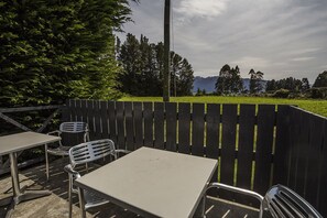 Terrace/patio - Fiordland Great Views Holiday Park (Te Anau)