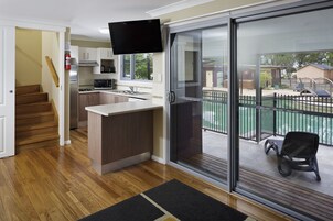 Refrigerador, microondas, tetera/pava eléctrica