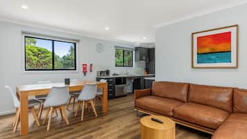 2 Bedroom Family Cabin - Wheelchair Accessible | Living area