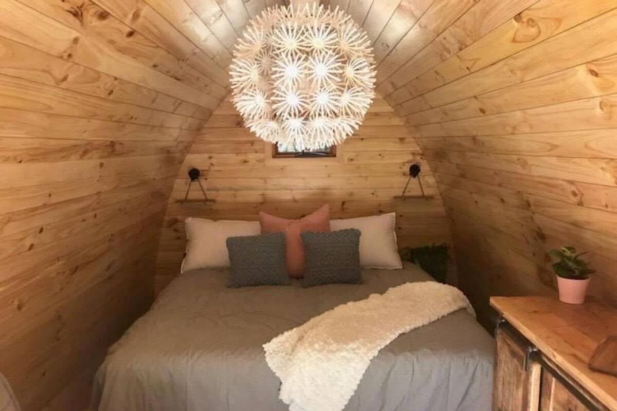 Glamping Pod  | Down duvets, bed sheets