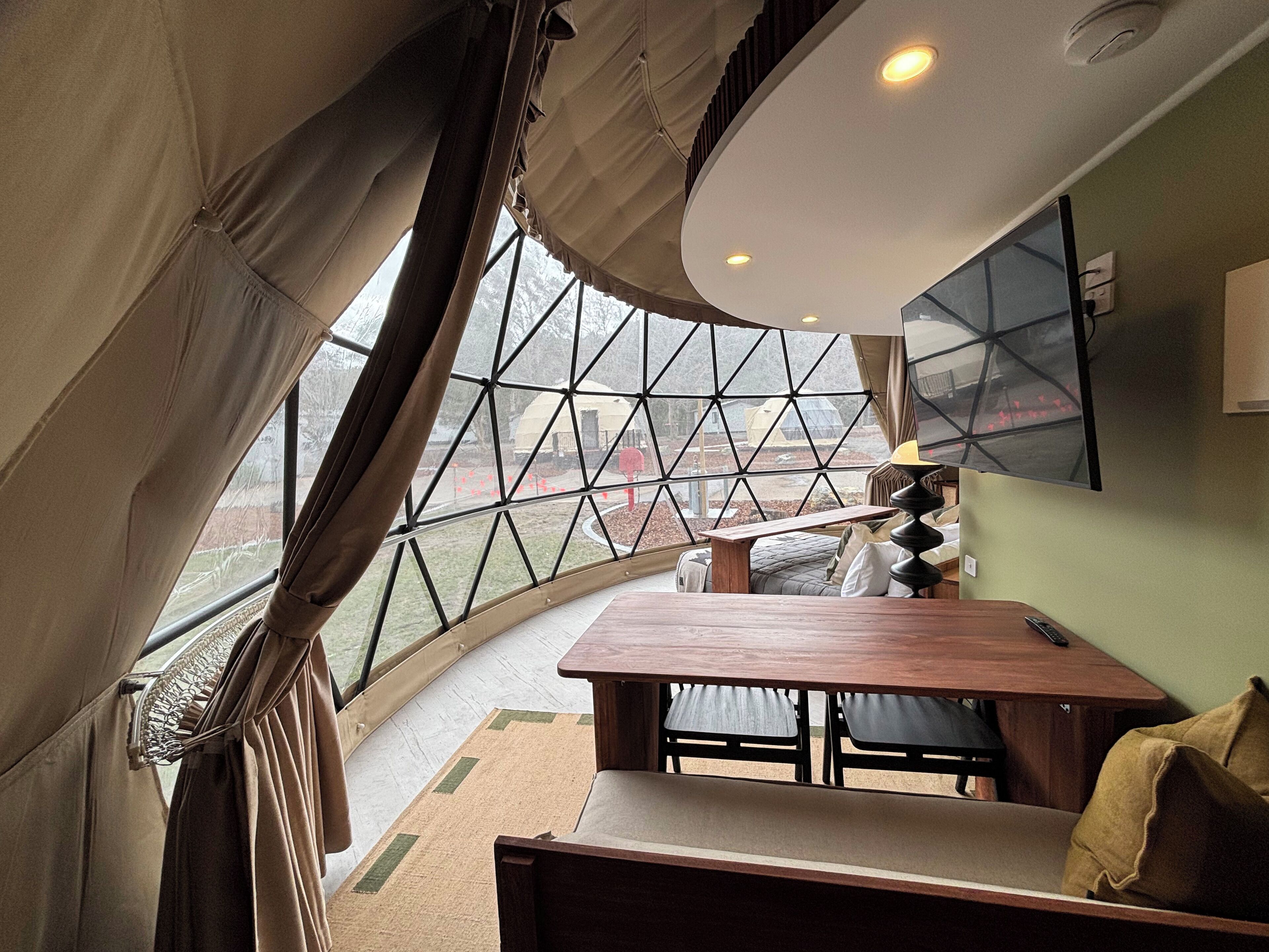 Luxury-Zelt, mit Bad (Magnificent Mega Dome) | Daunenbettdecken, Bettwäsche